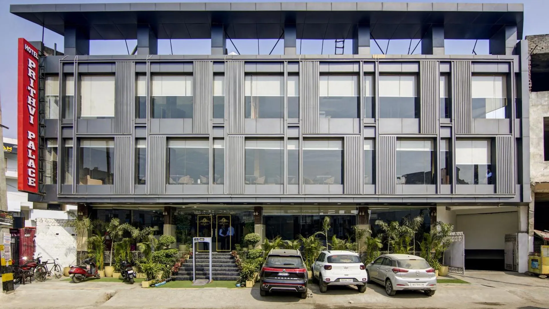 ***  Hotel Rudraksh Plaza New Delhi India