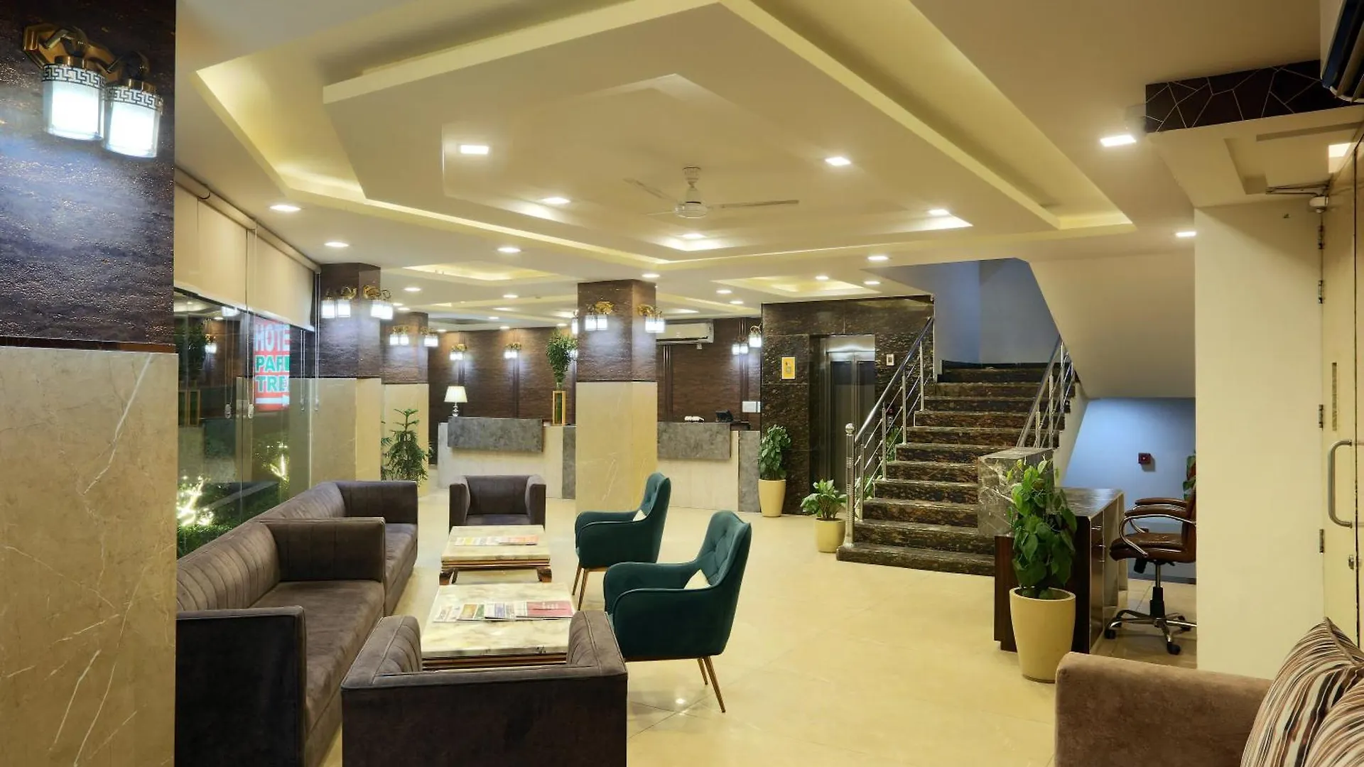 Hotel Rudraksh Plaza New Delhi 3*,